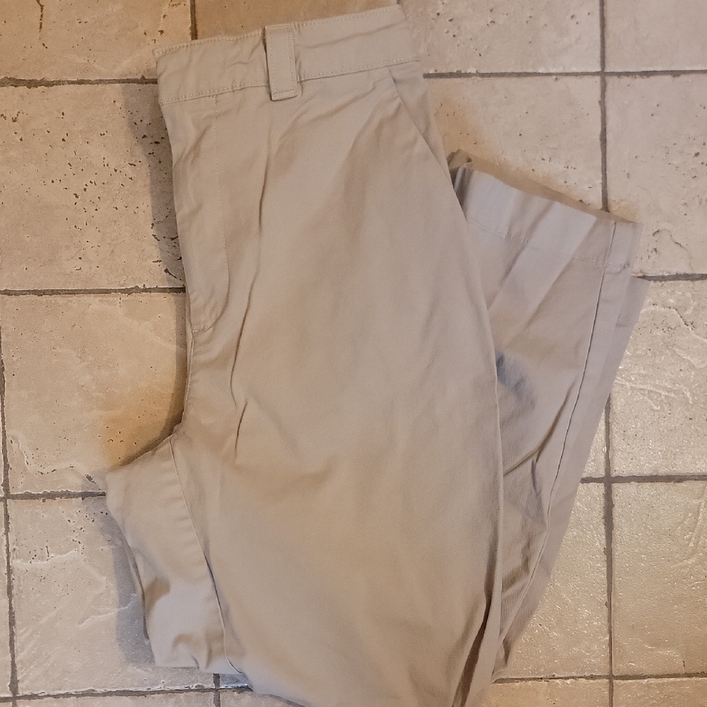 Like New Gap Women's Straight Up Khaki Pants